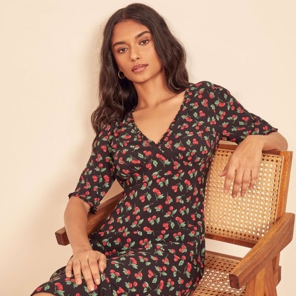 NWOT Reformation Aila Dress in Cherry Pie Size 0 - Picture 1 of 3